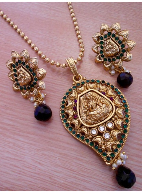 Polki Pendant Set